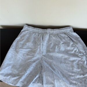 Men's Lululemon Gray Athletic Shorts 5 inch length